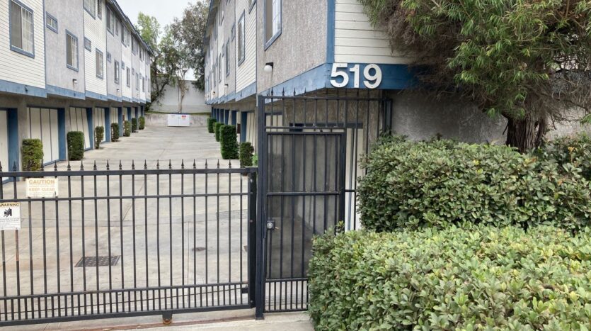 519 E Hazel Street, Unit 18 - Inglewood - California - 3 bed, 2.5 bath rental property
