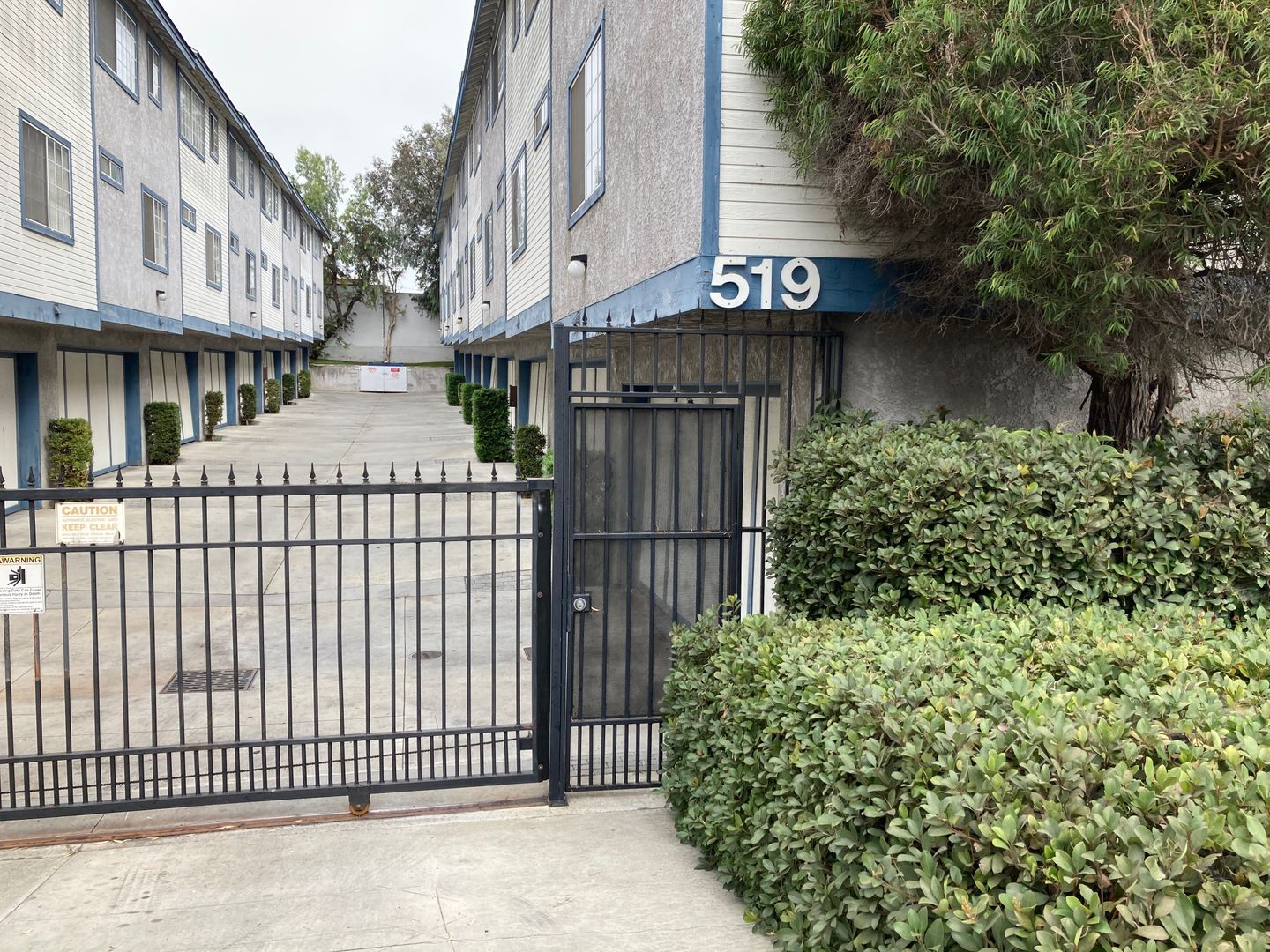519 E Hazel Street, Unit 18 - Inglewood - California - 3 bed, 2.5 bath rental property