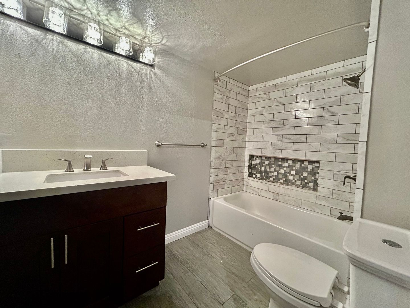 519 E Hazel Street, Unit 18 - Inglewood - California - 3 bed, 2.5 bath rental property