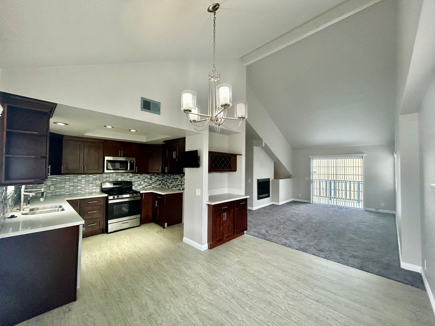 519 E Hazel Street, Unit 18 - Inglewood - California - 3 bed, 2.5 bath rental property