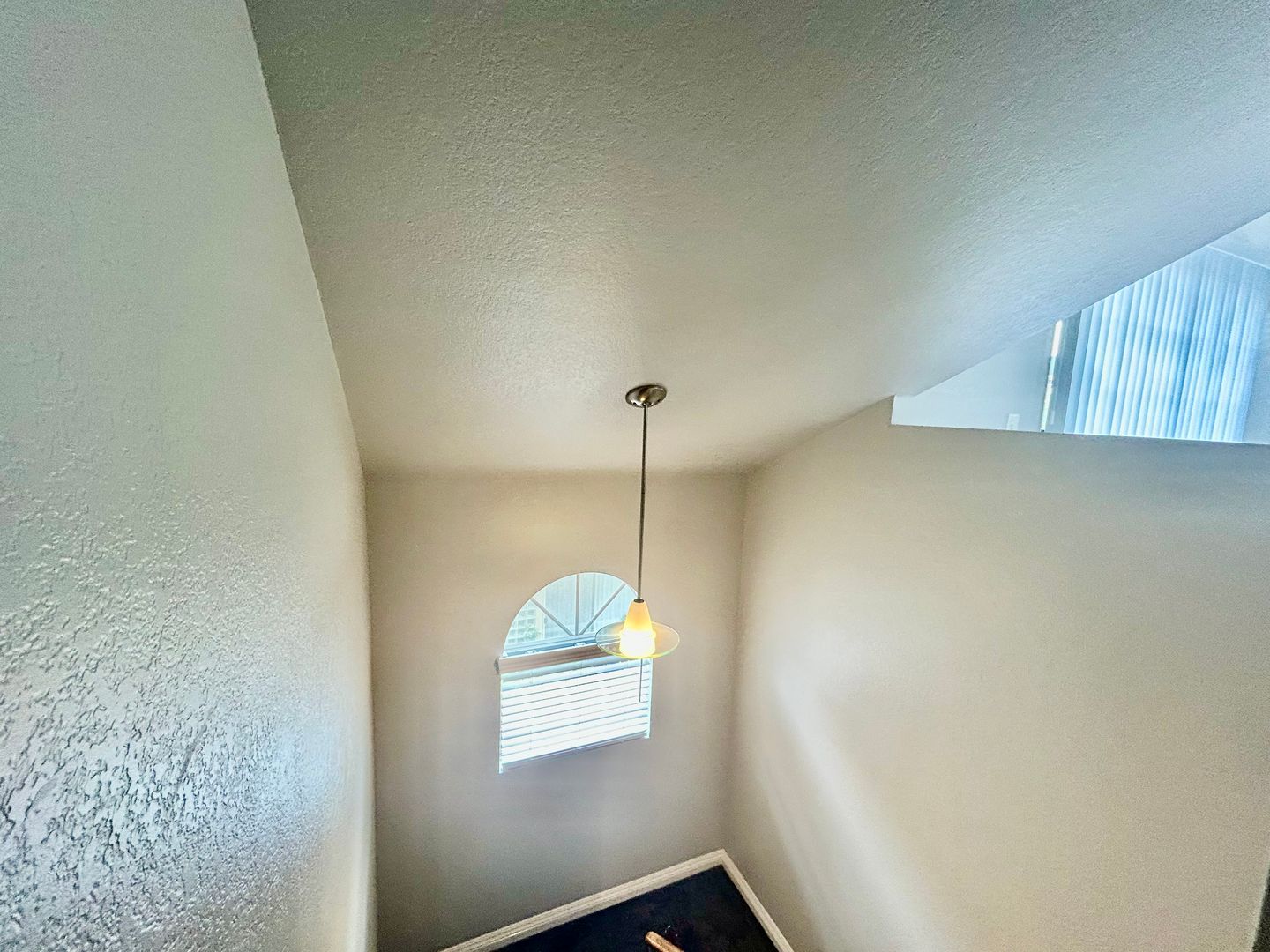 519 E Hazel Street, Unit 18 - Inglewood - California - 3 bed, 2.5 bath rental property