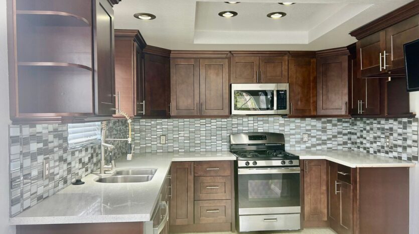 519 E Hazel Street, Unit 18 - Inglewood - California - 3 bed, 2.5 bath rental property