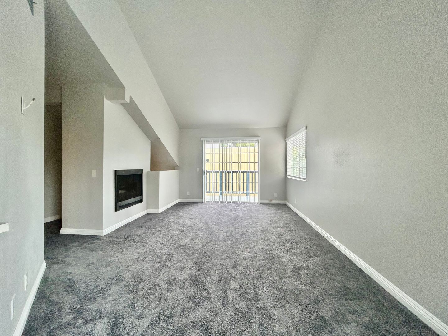 519 E Hazel Street, Unit 18 - Inglewood - California - 3 bed, 2.5 bath rental property