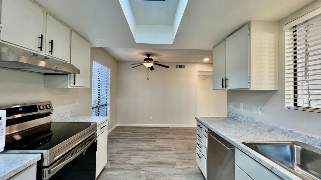 5285 E Waverly Drive Unit 105 - Palm Springs - California - 2 bed, 2 bath rental property