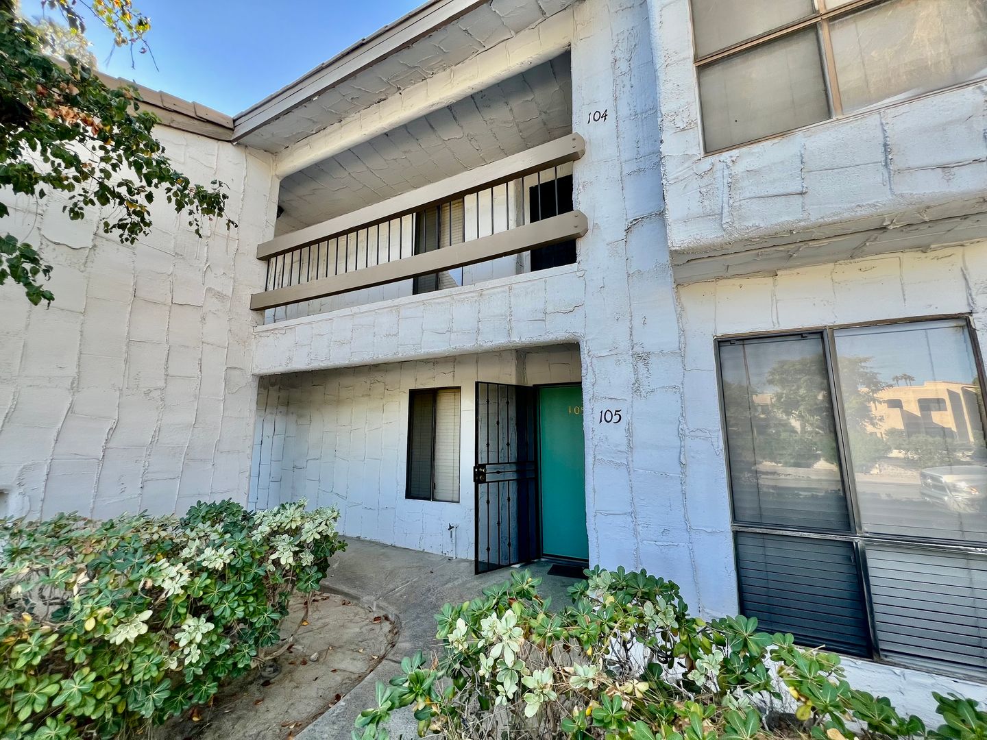 5285 E Waverly Drive Unit 105 - Palm Springs - California - 2 bed, 2 bath rental property