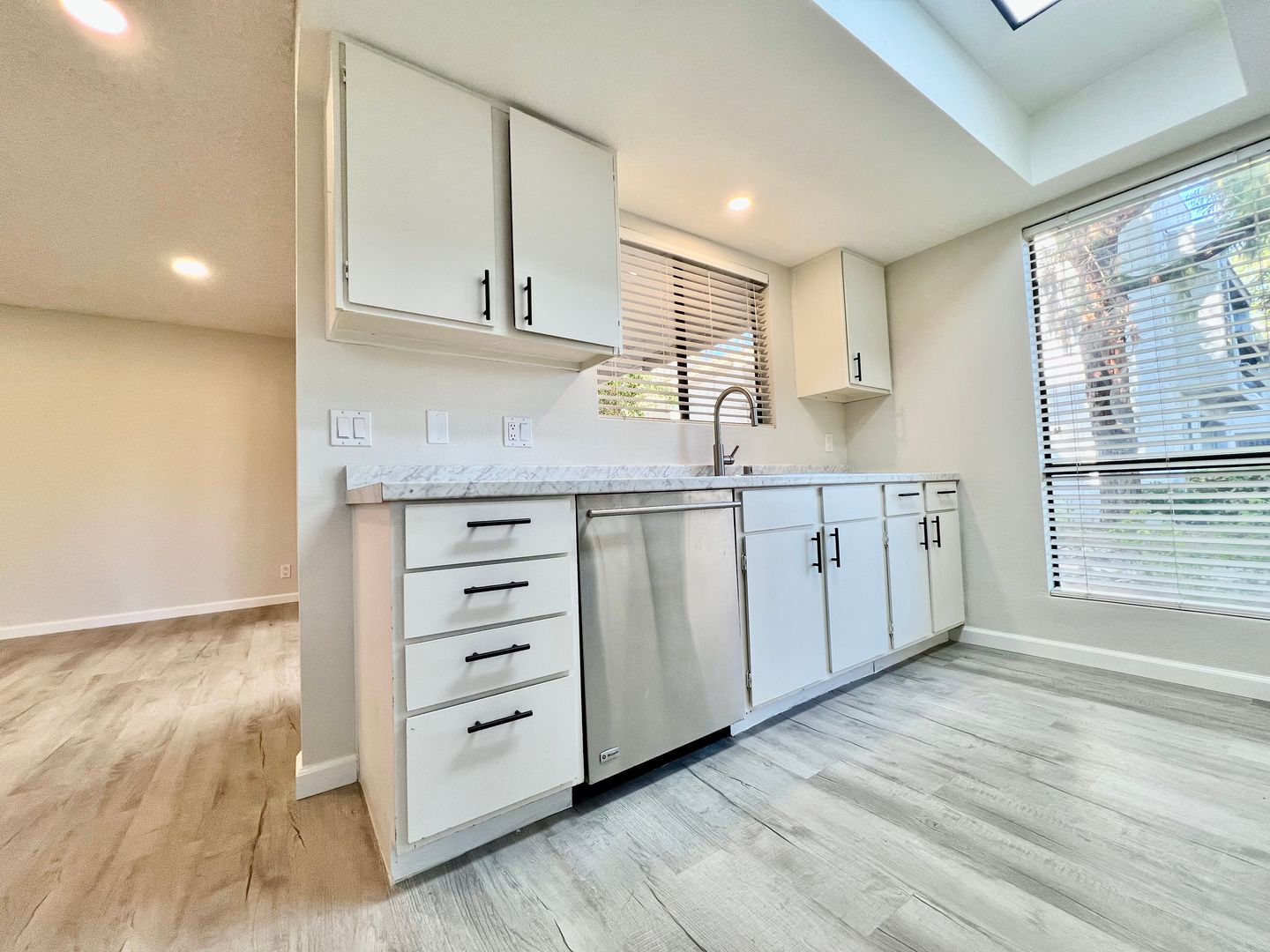 5285 E Waverly Drive Unit 105 - Palm Springs - California - 2 bed, 2 bath rental property