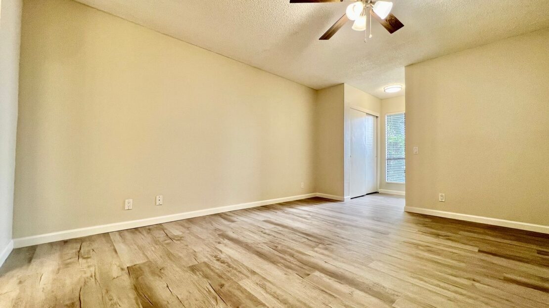 5285 E Waverly Drive Unit 105 - Palm Springs - California - 2 bed, 2 bath rental property