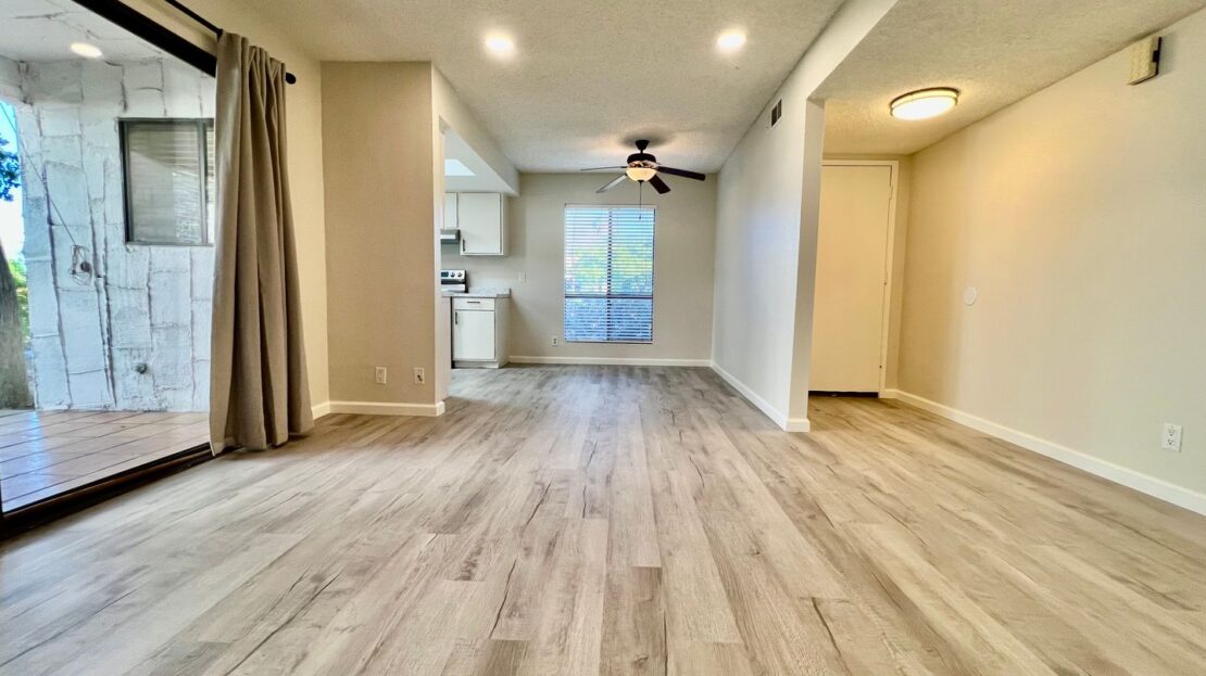 5285 E Waverly Drive Unit 105 - Palm Springs - California - 2 bed, 2 bath rental property