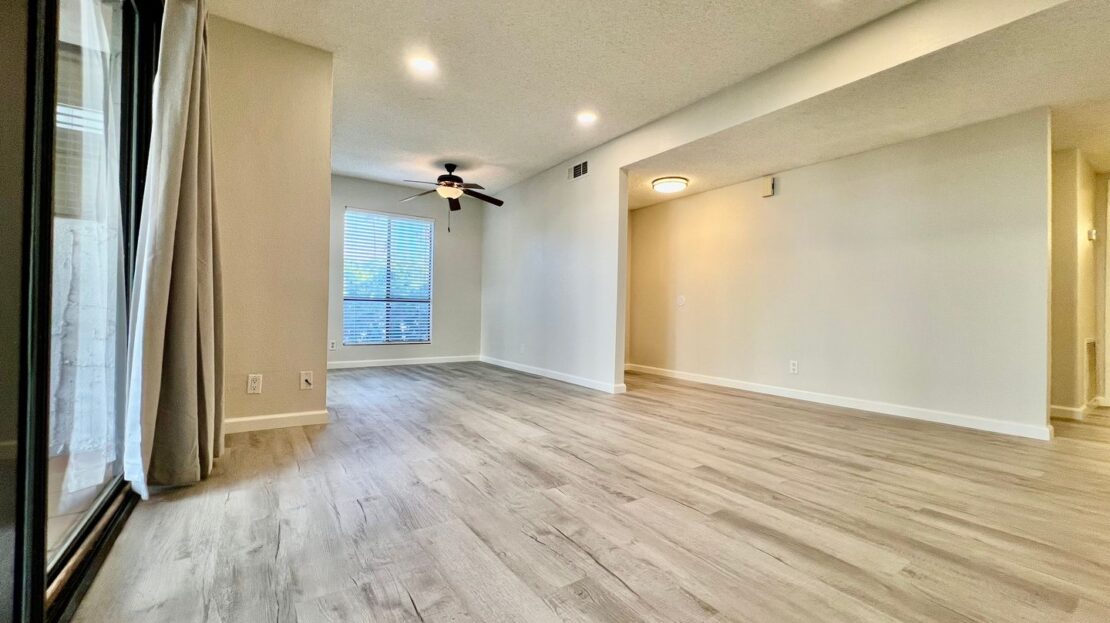 5285 E Waverly Drive Unit 105 - Palm Springs - California - 2 bed, 2 bath rental property