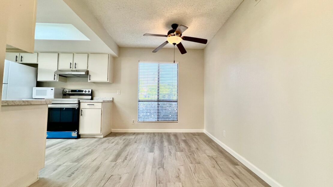 5285 E Waverly Drive Unit 105 - Palm Springs - California - 2 bed, 2 bath rental property