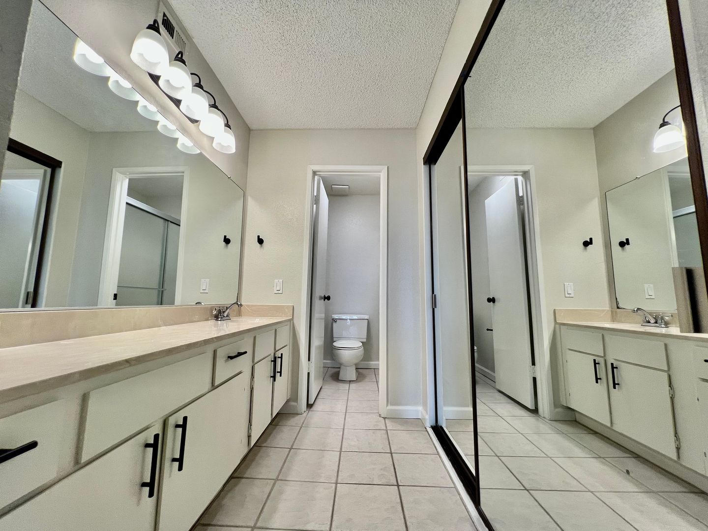 5285 E Waverly Drive Unit 105 - Palm Springs - California - 2 bed, 2 bath rental property