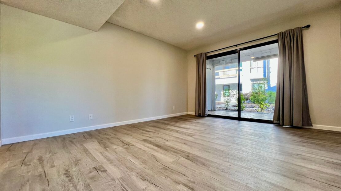 5285 E Waverly Drive Unit 105 - Palm Springs - California - 2 bed, 2 bath rental property