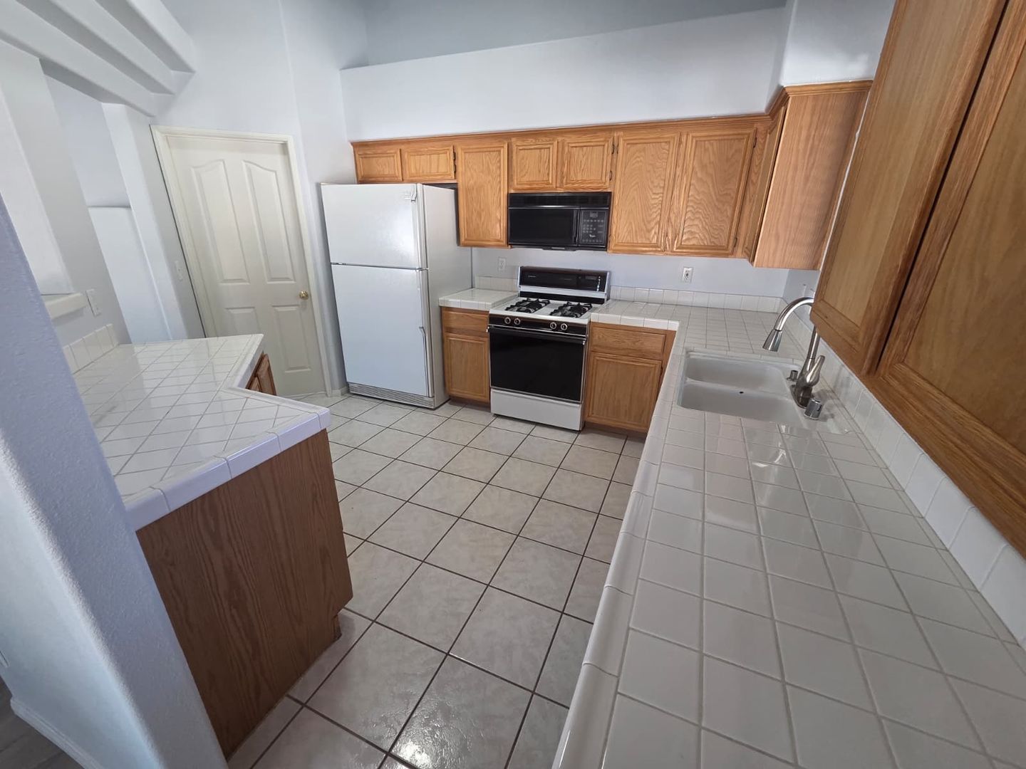 5428 Rose Hills - Las Vegas - Nevada - 3 bed, 2 bath rental property