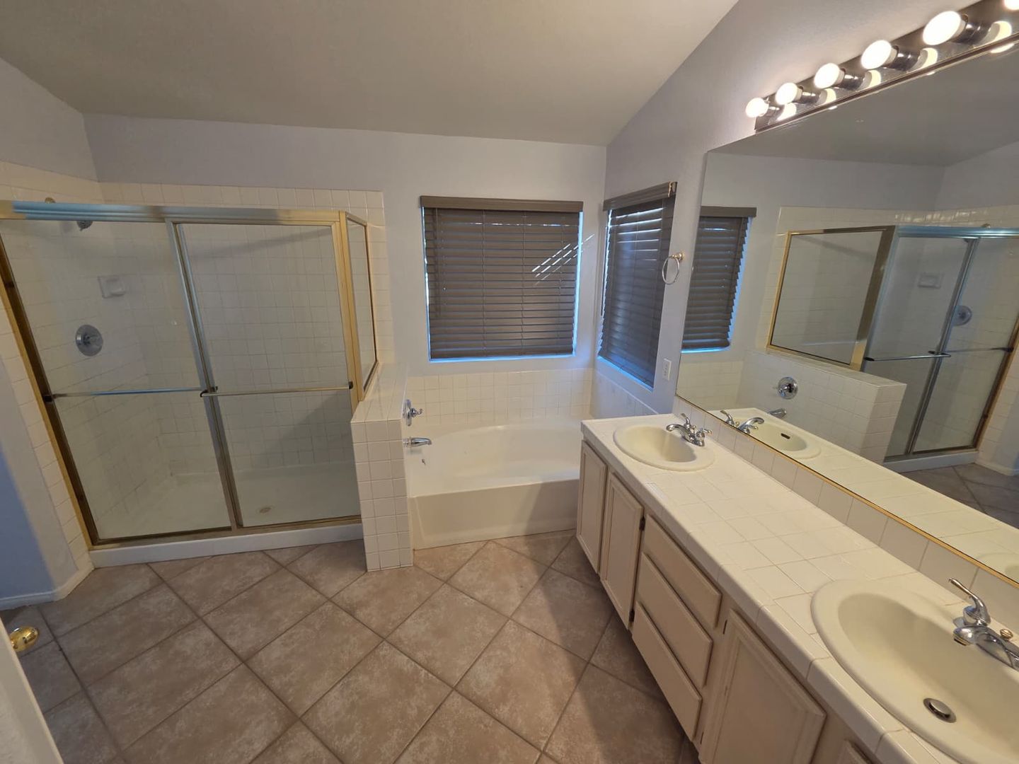 5428 Rose Hills - Las Vegas - Nevada - 3 bed, 2 bath rental property