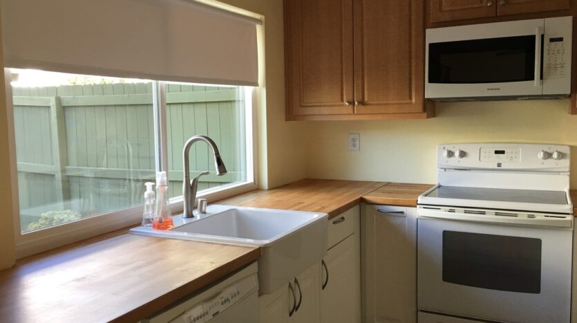 5440 Kiowa Drive UNIT 23 - La Mesa - California - 4 bed, 2.5 bath rental property