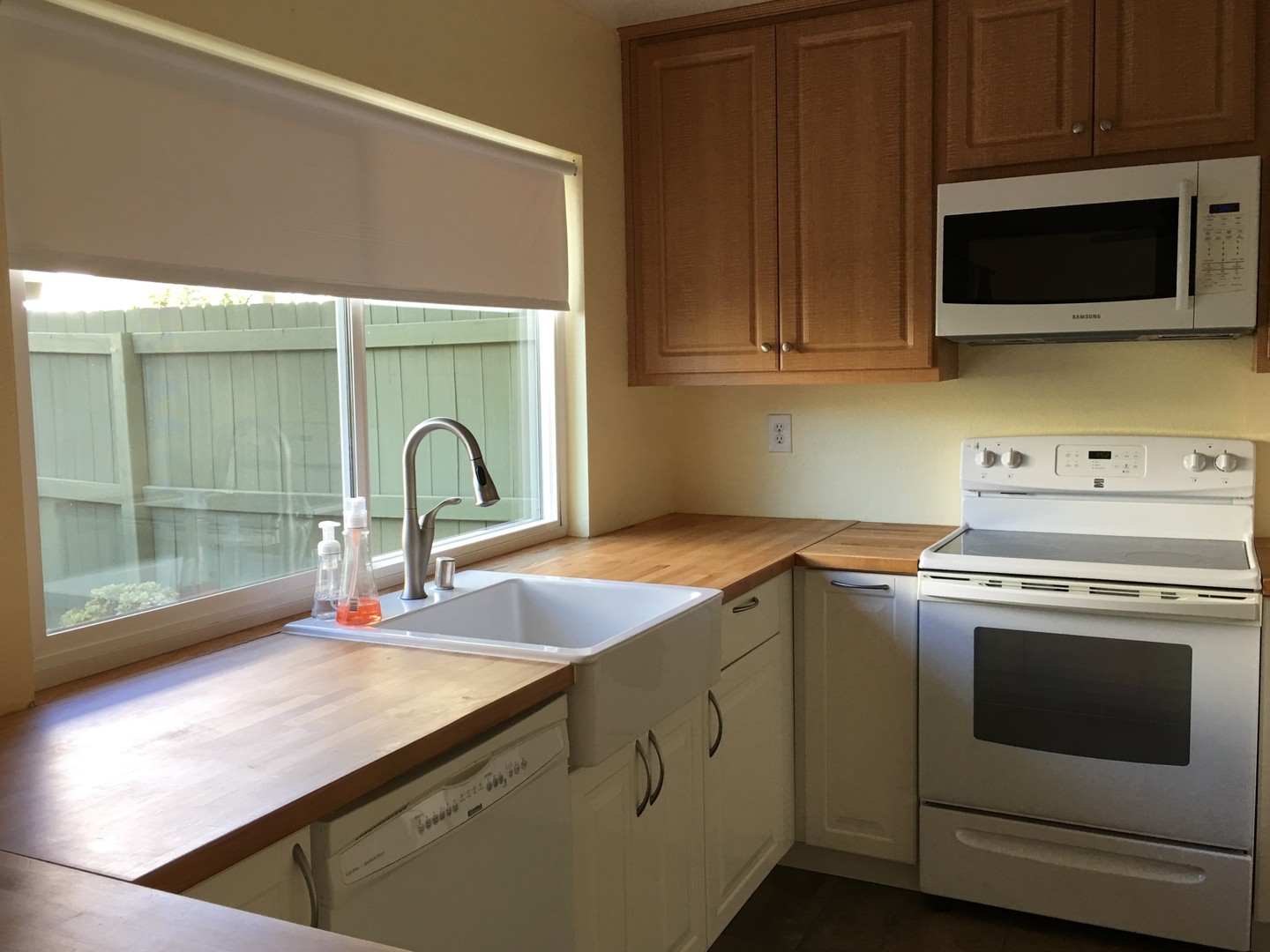 5440 Kiowa Drive UNIT 23 - La Mesa - California - 4 bed, 2.5 bath rental property