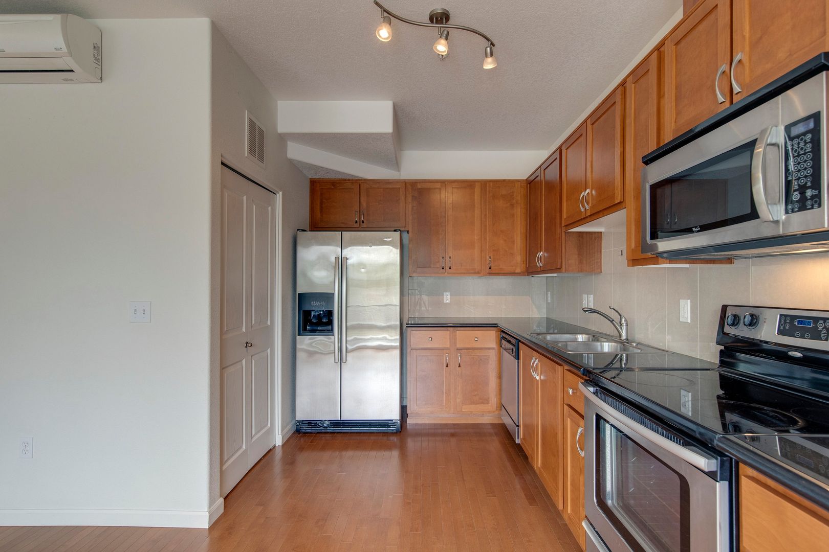 545 NW Lost Springs Terrace, Unit 101 - Portland - Oregon - 2 bed, 2 bath rental property