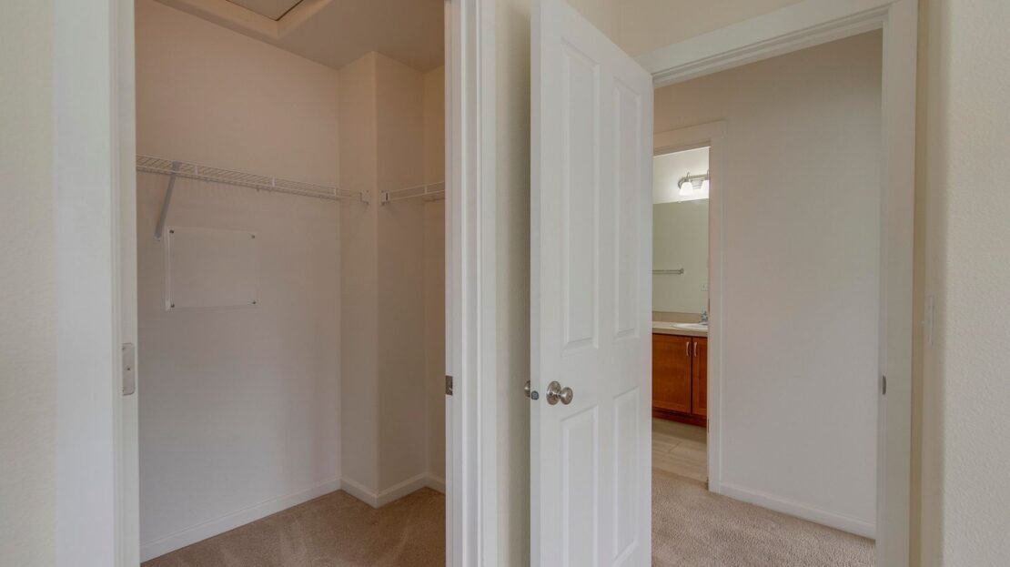 545 NW Lost Springs Terrace, Unit 101 - Portland - Oregon - 2 bed, 2 bath rental property