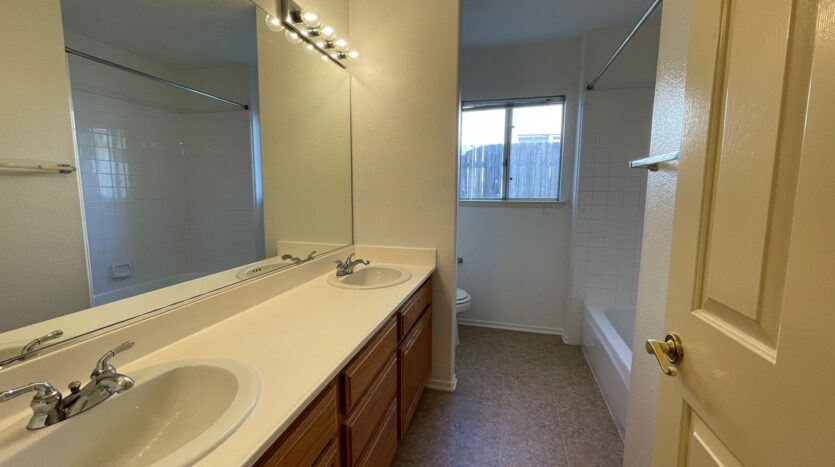 550 Edgewater Avenue - Oceanside - California - 3 bed, 3 bath rental property