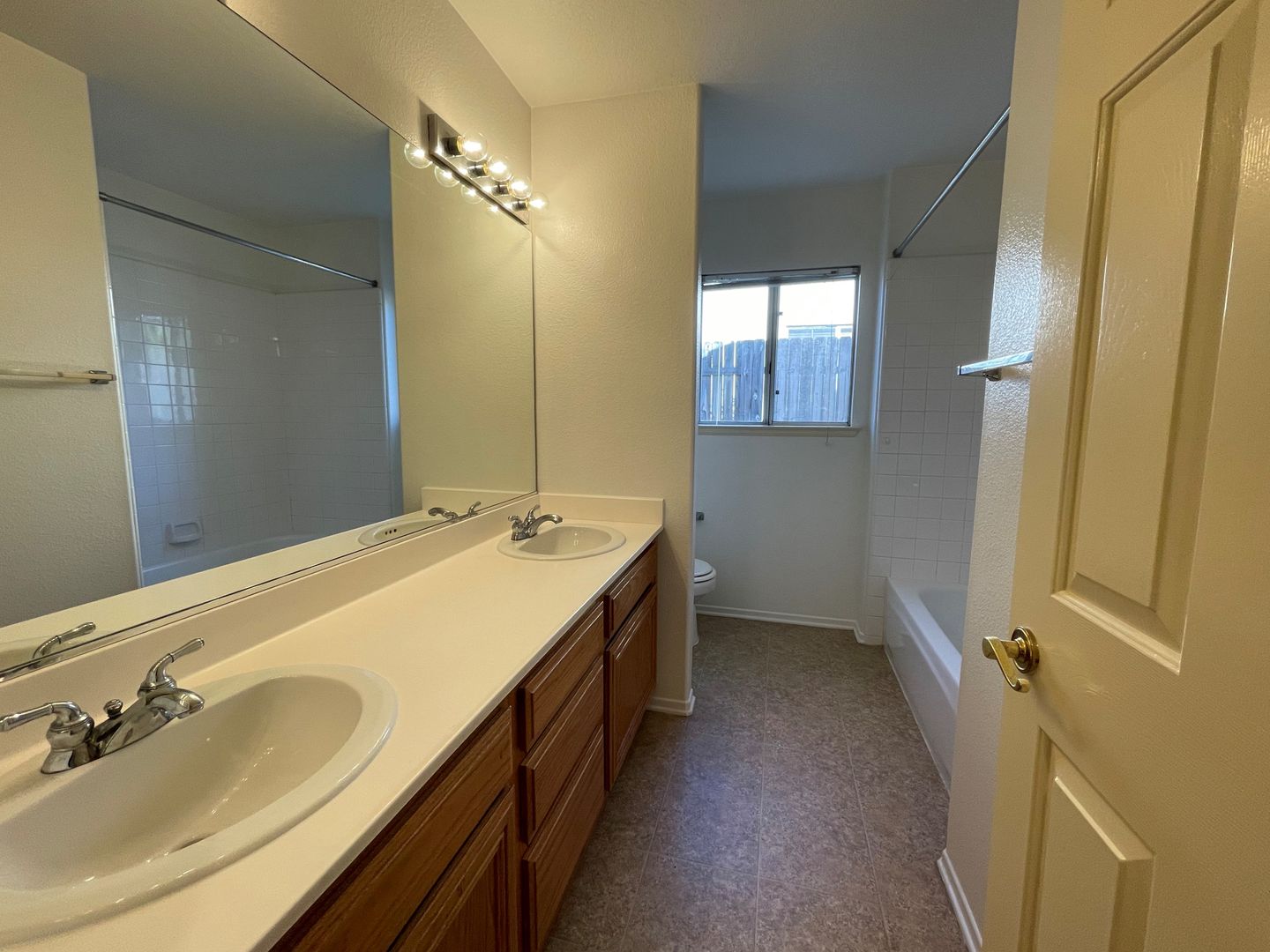 550 Edgewater Avenue - Oceanside - California - 3 bed, 3 bath rental property