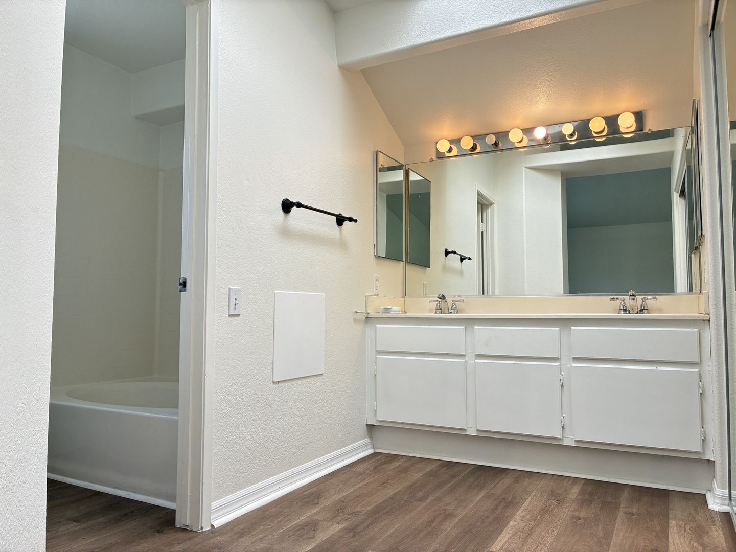 5585 Osborne Ct - San Bernardino - California - 4 bed, 3 bath rental property