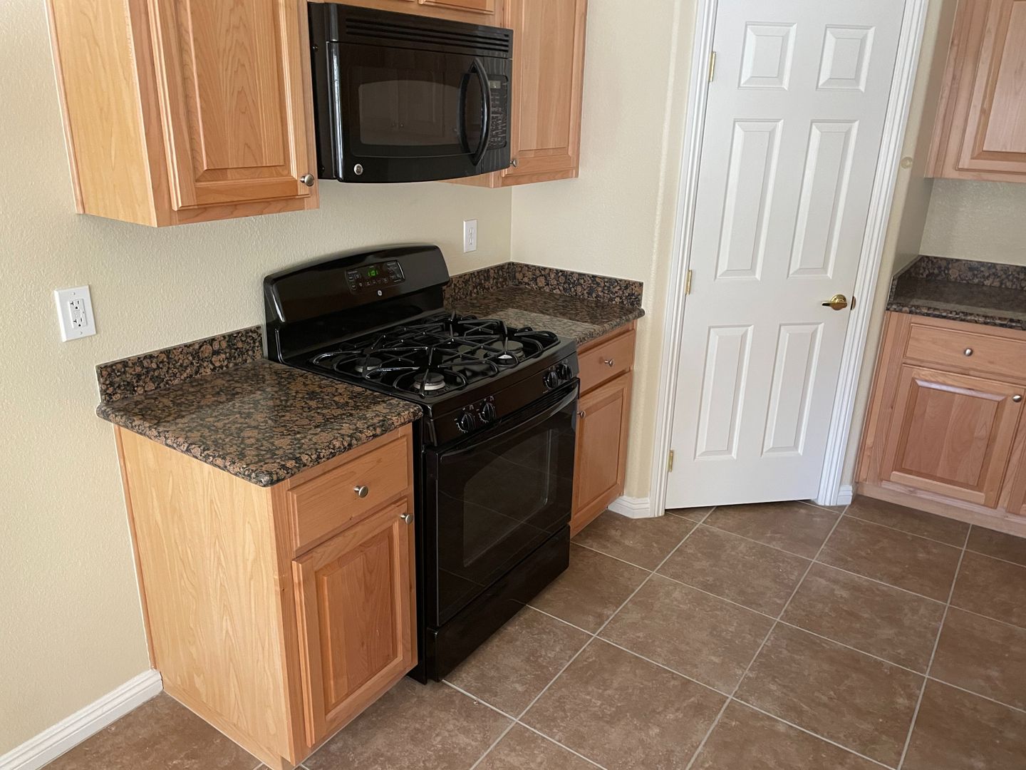 5663 Fast Payout Court - Las Vegas - Nevada - 3 bed, 2.5 bath rental property