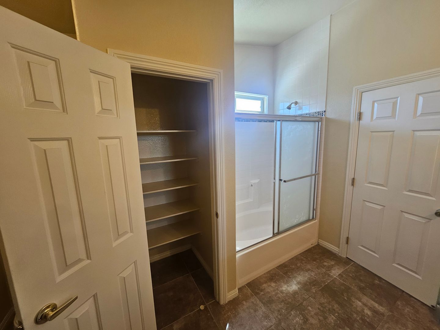 5663 Fast Payout Court - Las Vegas - Nevada - 3 bed, 2.5 bath rental property