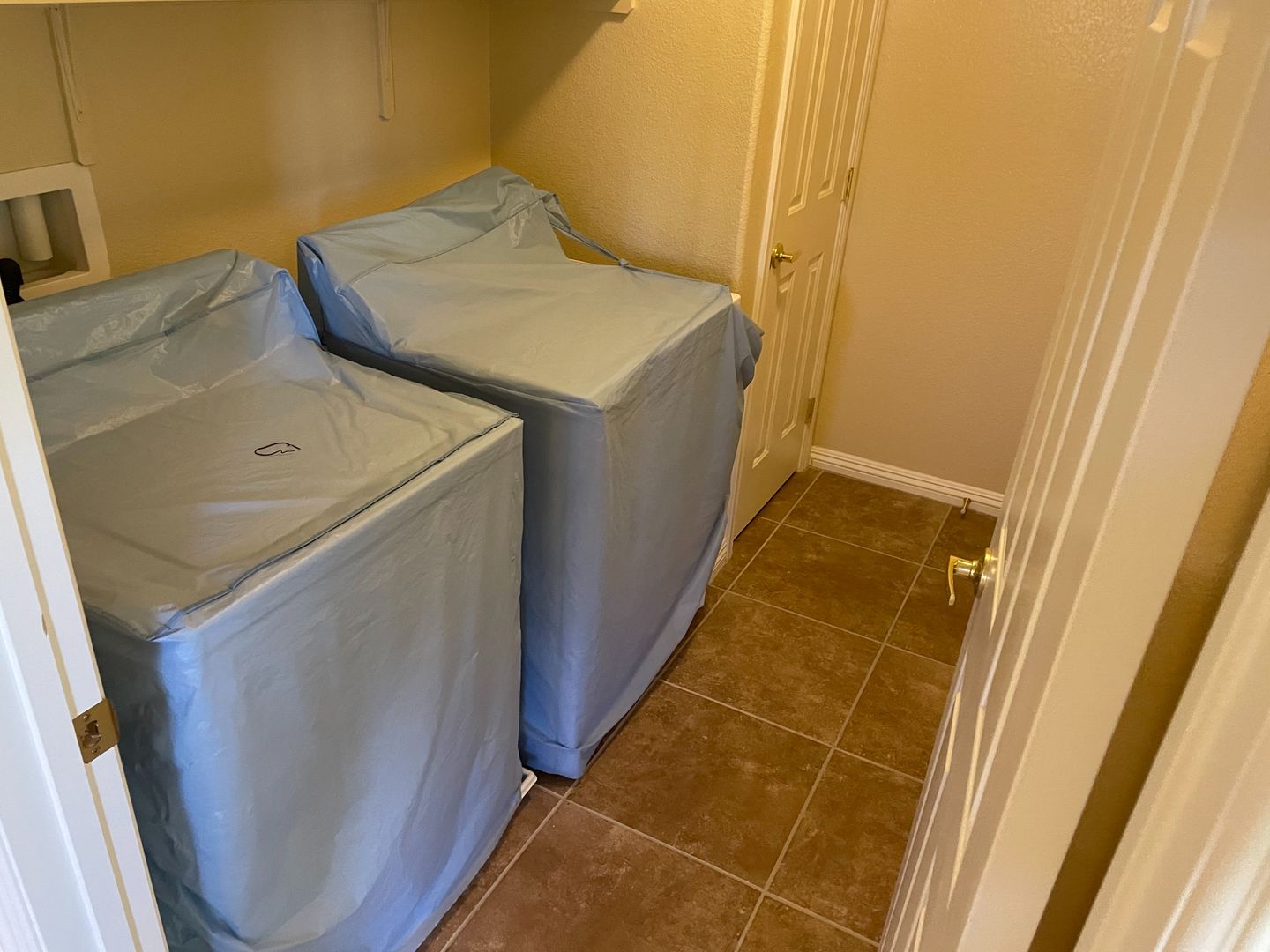 5663 Fast Payout Court - Las Vegas - Nevada - 3 bed, 2.5 bath rental property