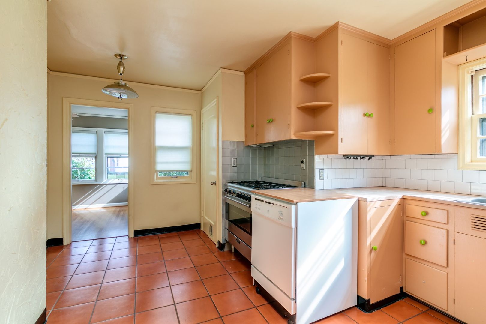 6026 N. Willamette Boulevard - Portland - Oregon - 2 bed, 1 bath rental property