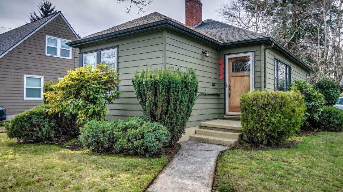 6026 N. Willamette Boulevard - Portland - Oregon - 2 bed, 1 bath rental property