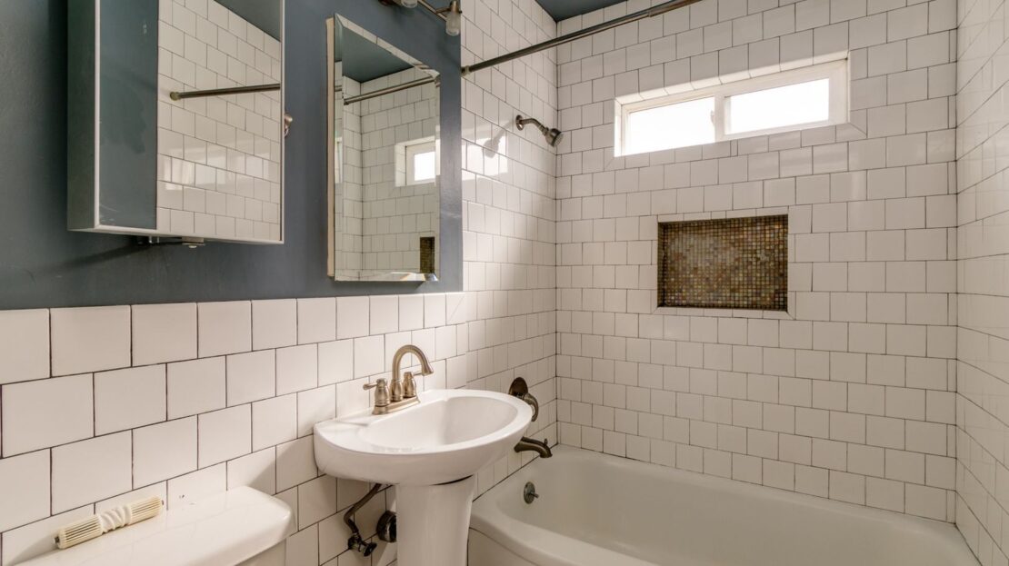 6026 N. Willamette Boulevard - Portland - Oregon - 2 bed, 1 bath rental property