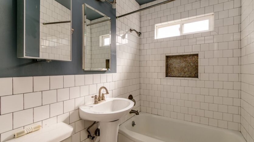 6026 N. Willamette Boulevard - Portland - Oregon - 2 bed, 1 bath rental property