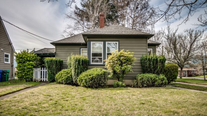 6026 N. Willamette Boulevard - Portland - Oregon - 2 bed, 1 bath rental property