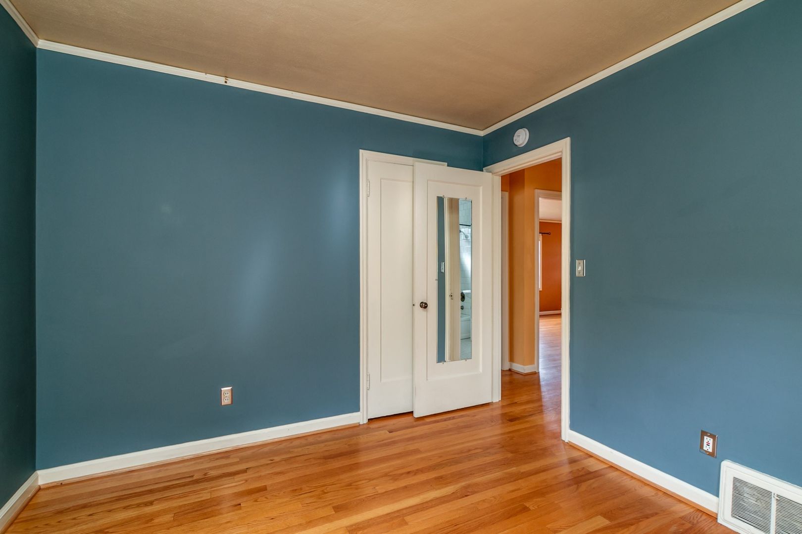 6026 N. Willamette Boulevard - Portland - Oregon - 2 bed, 1 bath rental property