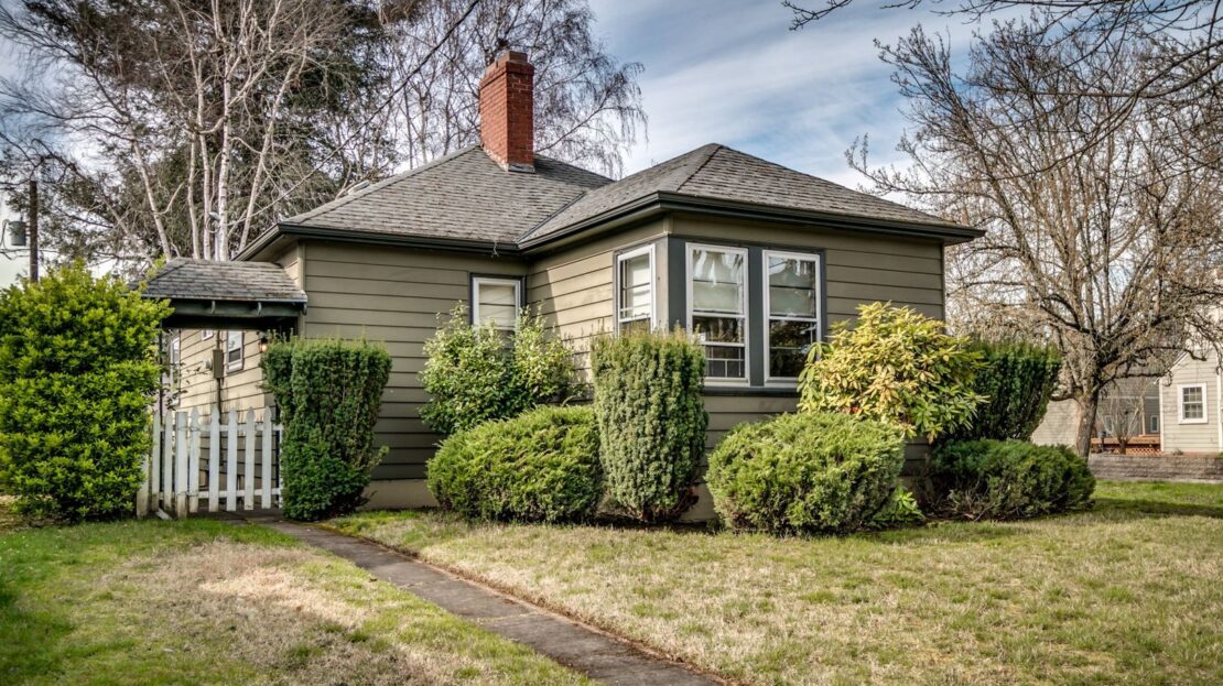 6026 N. Willamette Boulevard - Portland - Oregon - 2 bed, 1 bath rental property