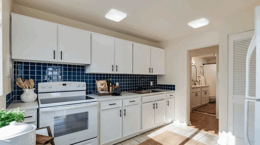 613 615 Lafayette Street - Steilacoom - Washington - 2 bed, 1 bath rental property