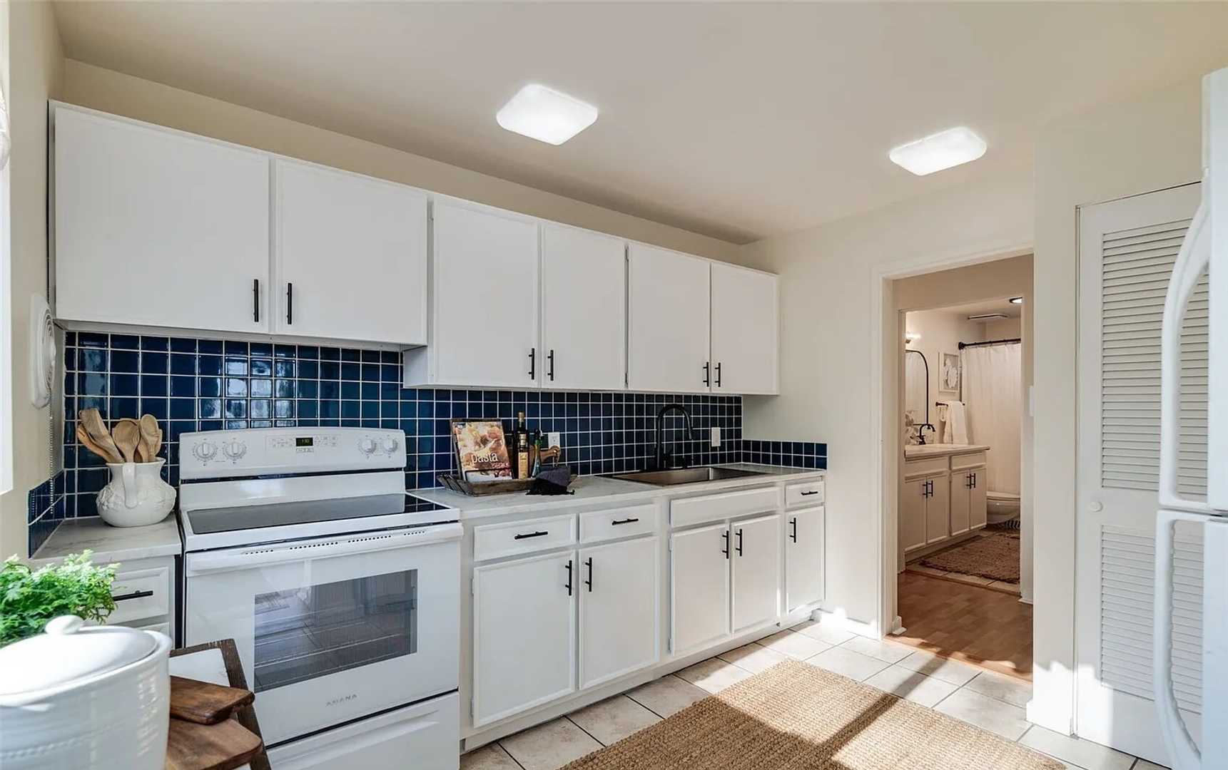 613 615 Lafayette Street - Steilacoom - Washington - 2 bed, 1 bath rental property