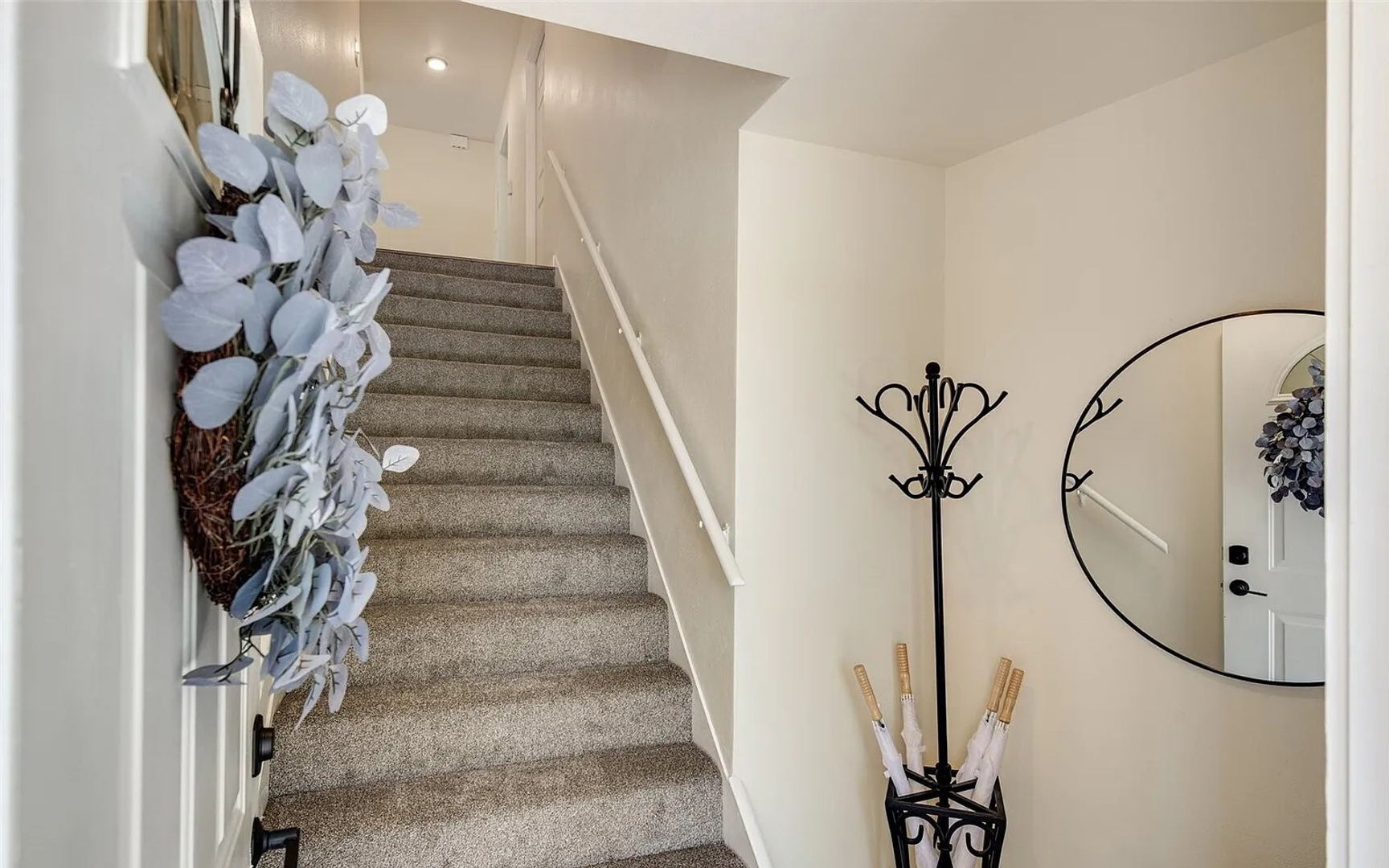 613 615 Lafayette Street - Steilacoom - Washington - 2 bed, 1 bath rental property