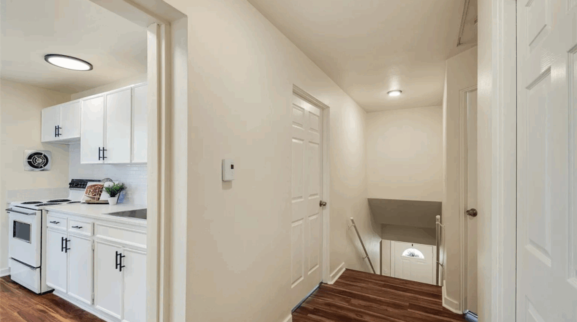 613 615 Lafayette Street - Steilacoom - Washington - 2 bed, 1 bath rental property