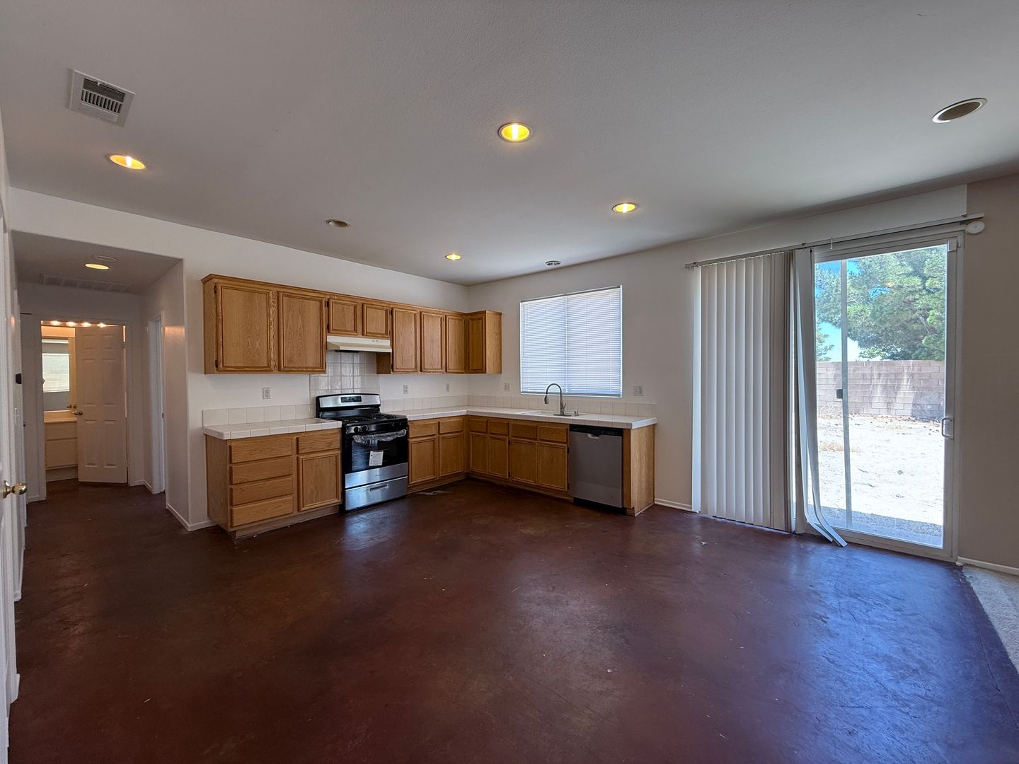 6337 Katrina Pl. - Palmdale - California - 4 bed, 3 bath rental property