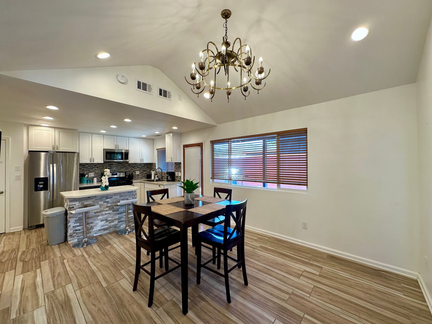 6427 Valley View St - Joshua Tree - California - 3 bed, 3 bath rental property