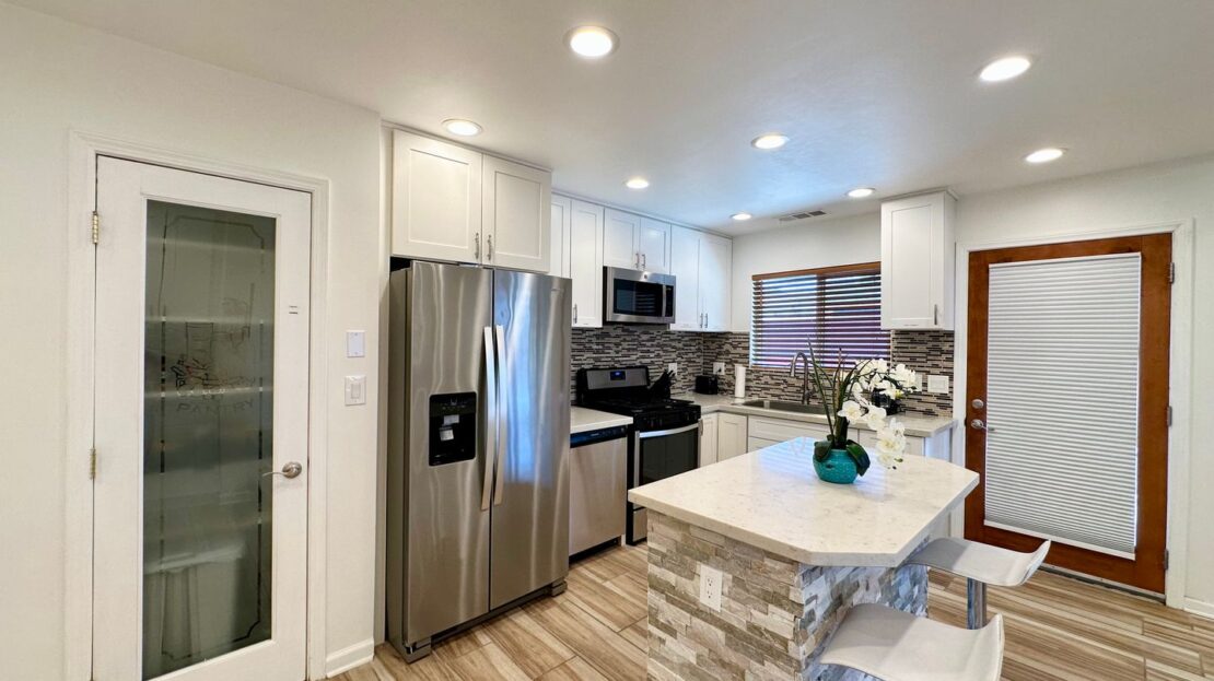 6427 Valley View St - Joshua Tree - California - 3 bed, 3 bath rental property