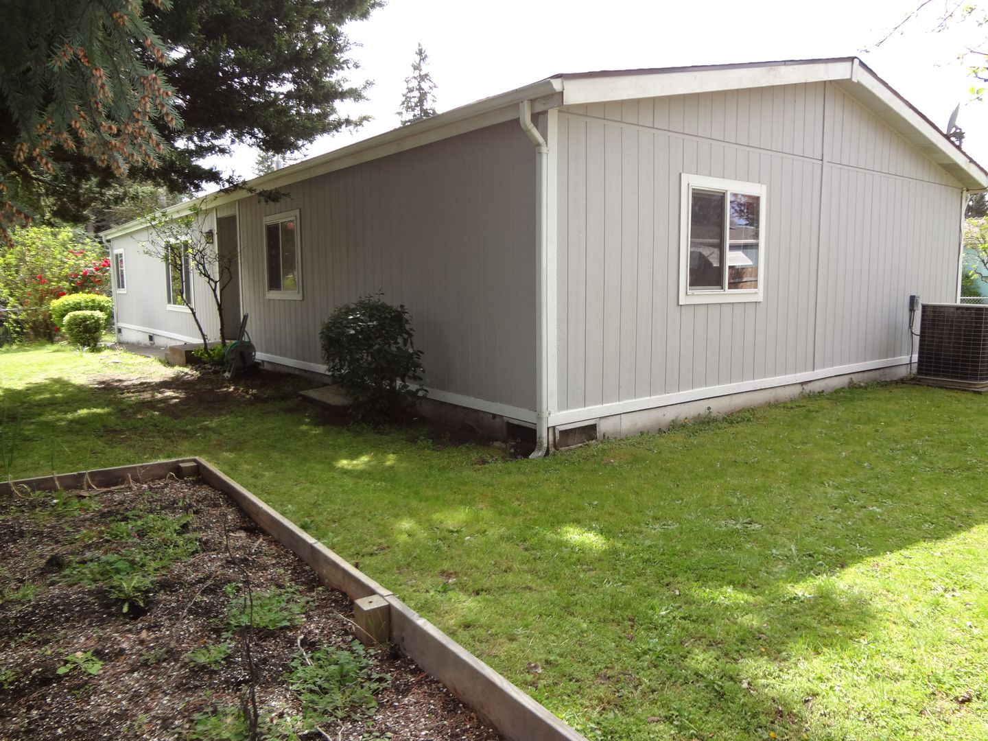 6501 203rd St Ct E - Spanaway - Washington - 4 bed, 2 bath rental property
