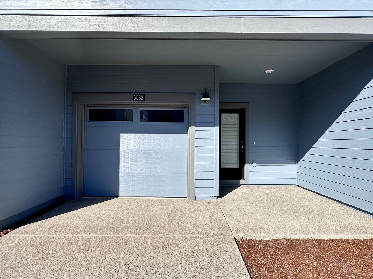 6582 SE Nasha St. - Hillsboro - Oregon - 3 bed, 3 bath rental property