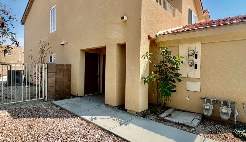 66888 4th St - Unit A - Desert Hot Springs - California - 3 bed, 2.5 bath rental property