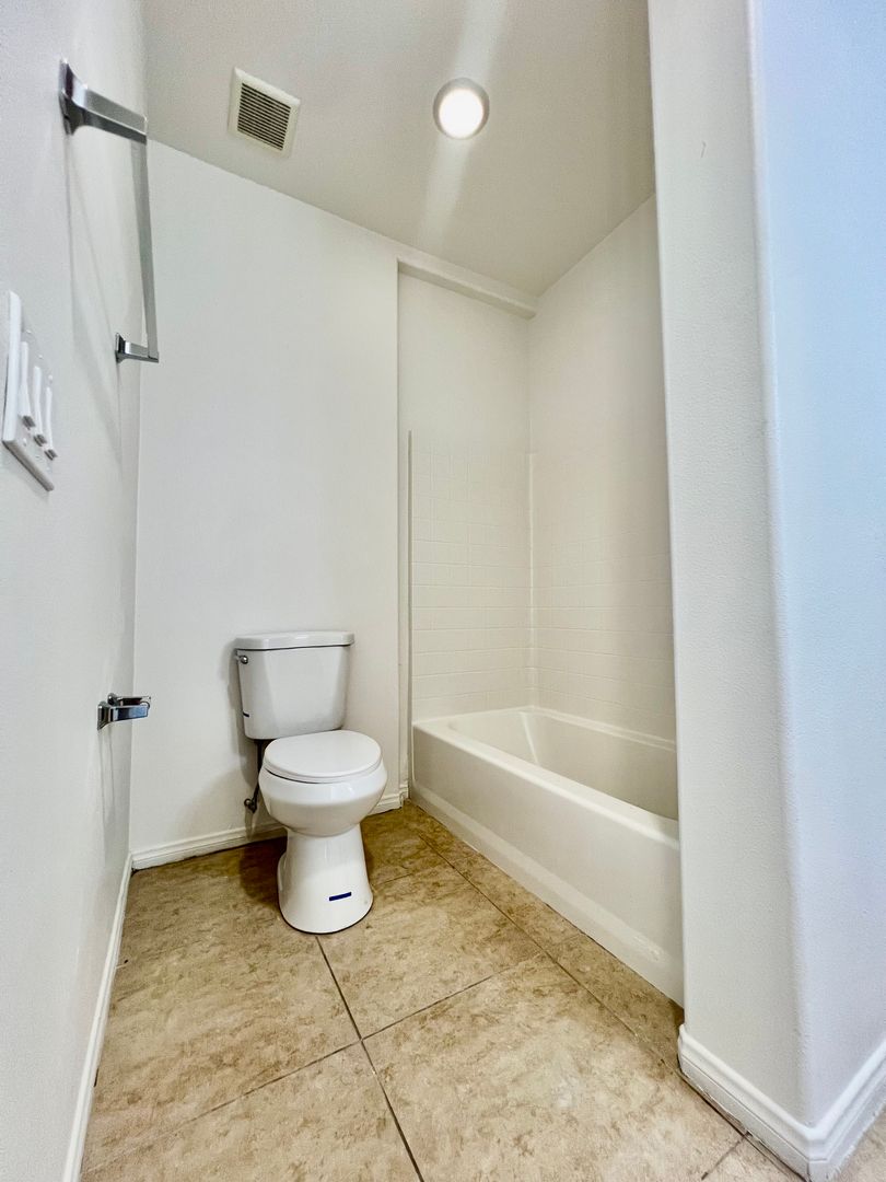 66888 4th St - Unit A - Desert Hot Springs - California - 3 bed, 2.5 bath rental property