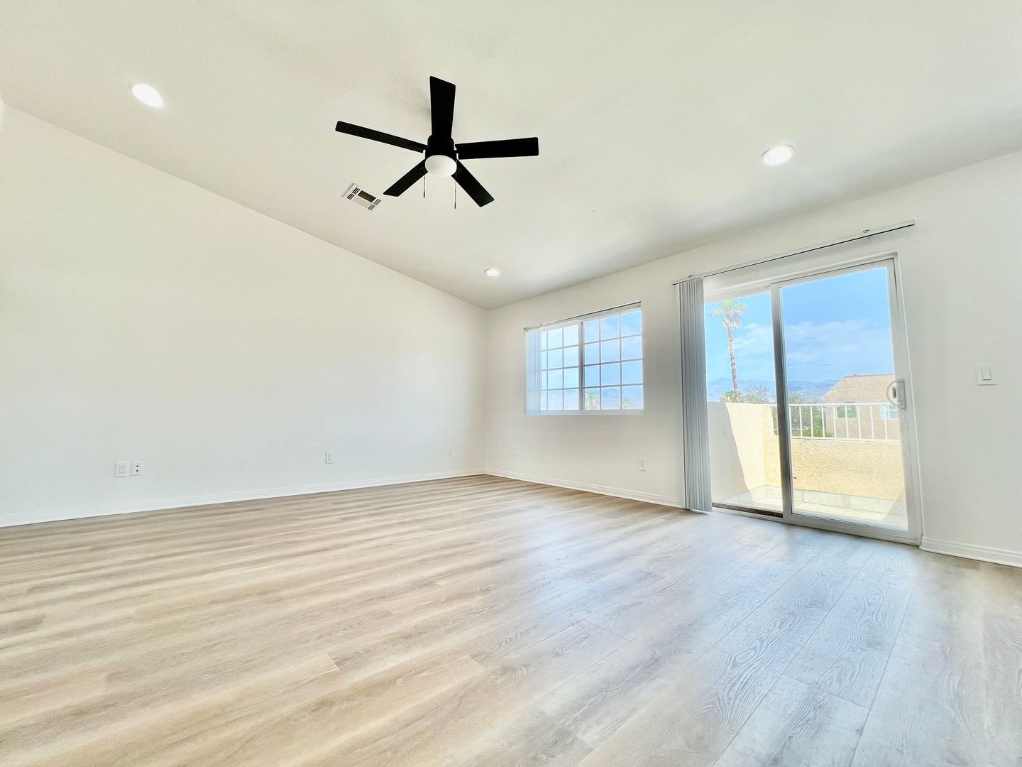 66888 4th St - Unit A - Desert Hot Springs - California - 3 bed, 2.5 bath rental property