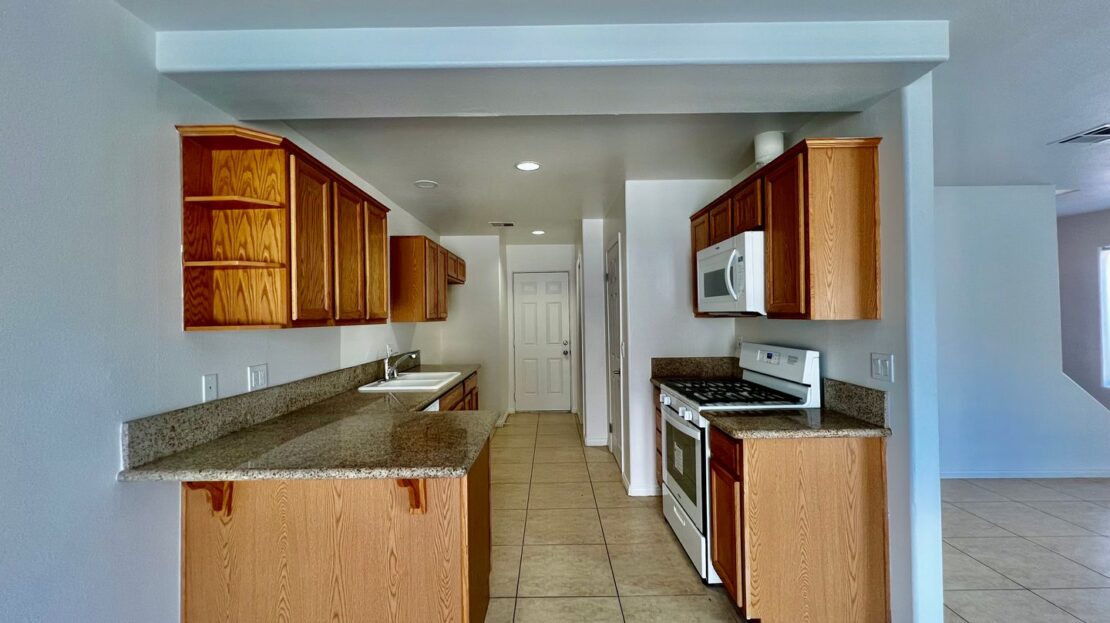 66888 4th St - Unit A - Desert Hot Springs - California - 3 bed, 2.5 bath rental property
