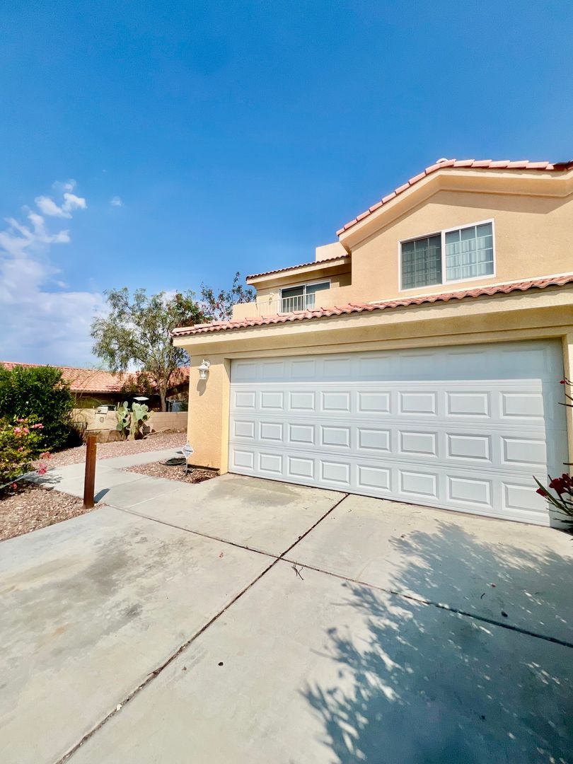 66888 4th St - Unit A - Desert Hot Springs - California - 3 bed, 2.5 bath rental property