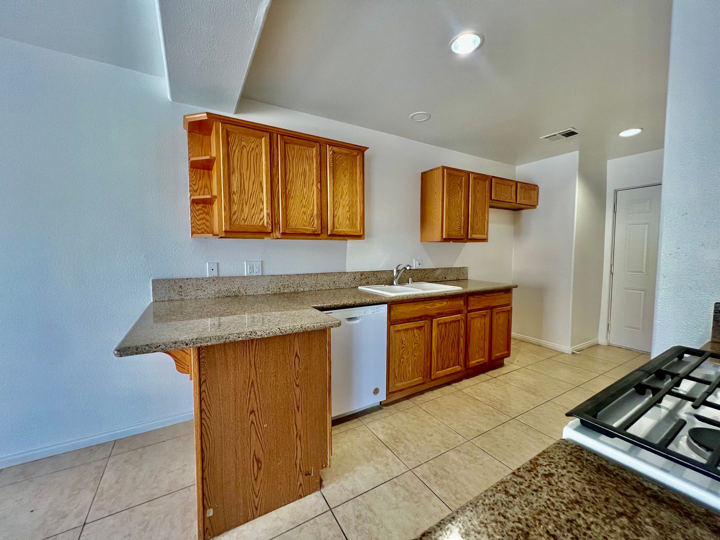66888 4th St - Unit A - Desert Hot Springs - California - 3 bed, 2.5 bath rental property